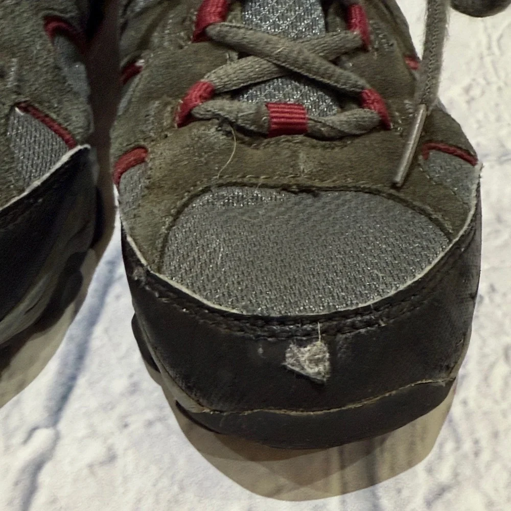 Northside Kids' Sneakers in Gray and Red